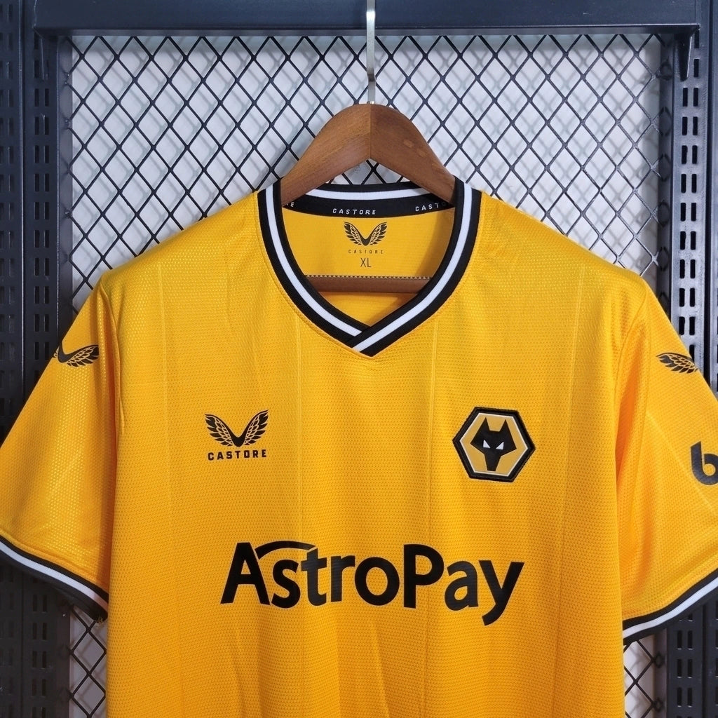 Wolverhampton Wanderers Men's Home Kit 23/24 - Old Gold